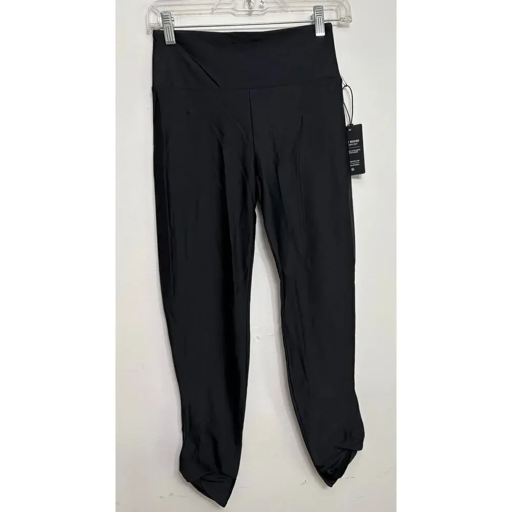 Lanston Sport women’s NWT’s black cropped leggings. Size medium